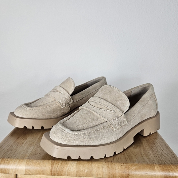 Dolce Vida Elias Flats in Dune Suede Size 6 Excellent Condition Fall Loafers - Picture 3 of 10